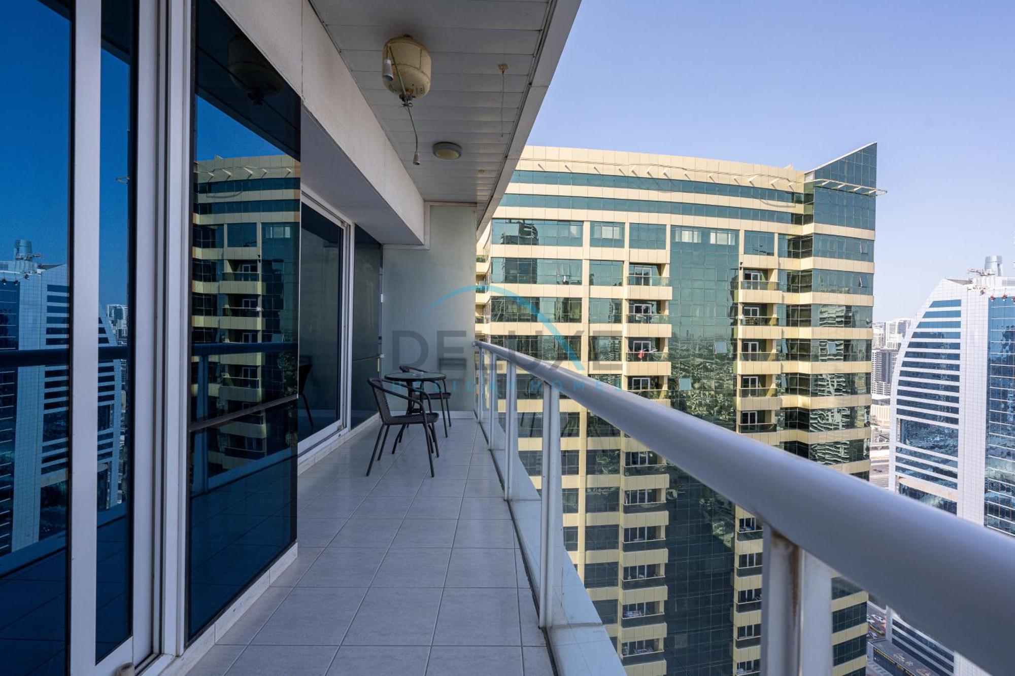 Apartment Bright 1br With Views, Jumeirah Towers By Deluxe Holidya Homes *